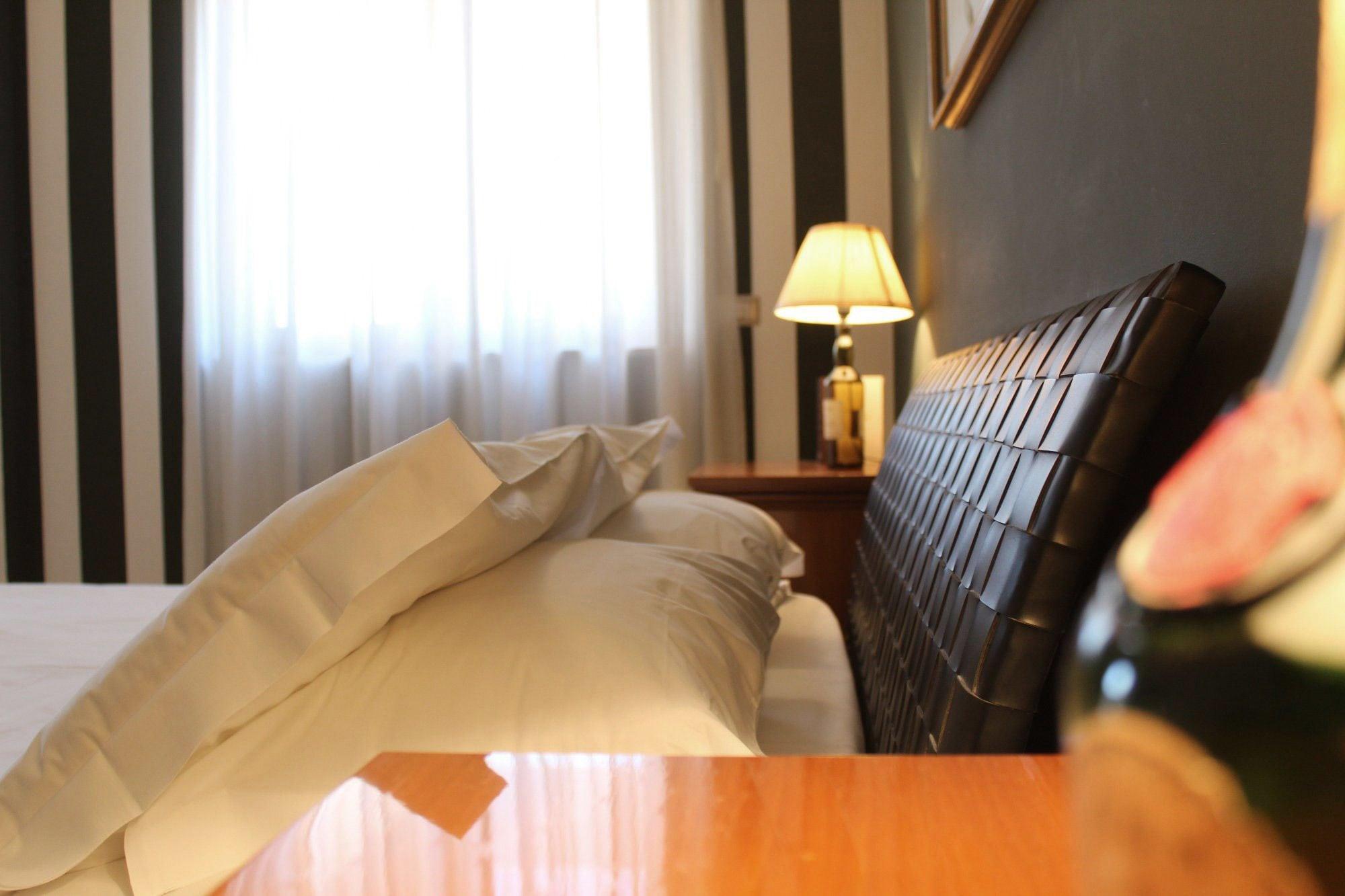No Tag Urban Hotel トラーニ エクステリア 写真
