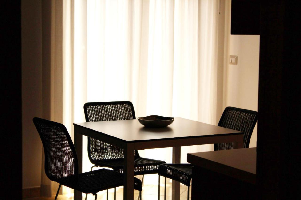 No Tag Urban Hotel トラーニ エクステリア 写真